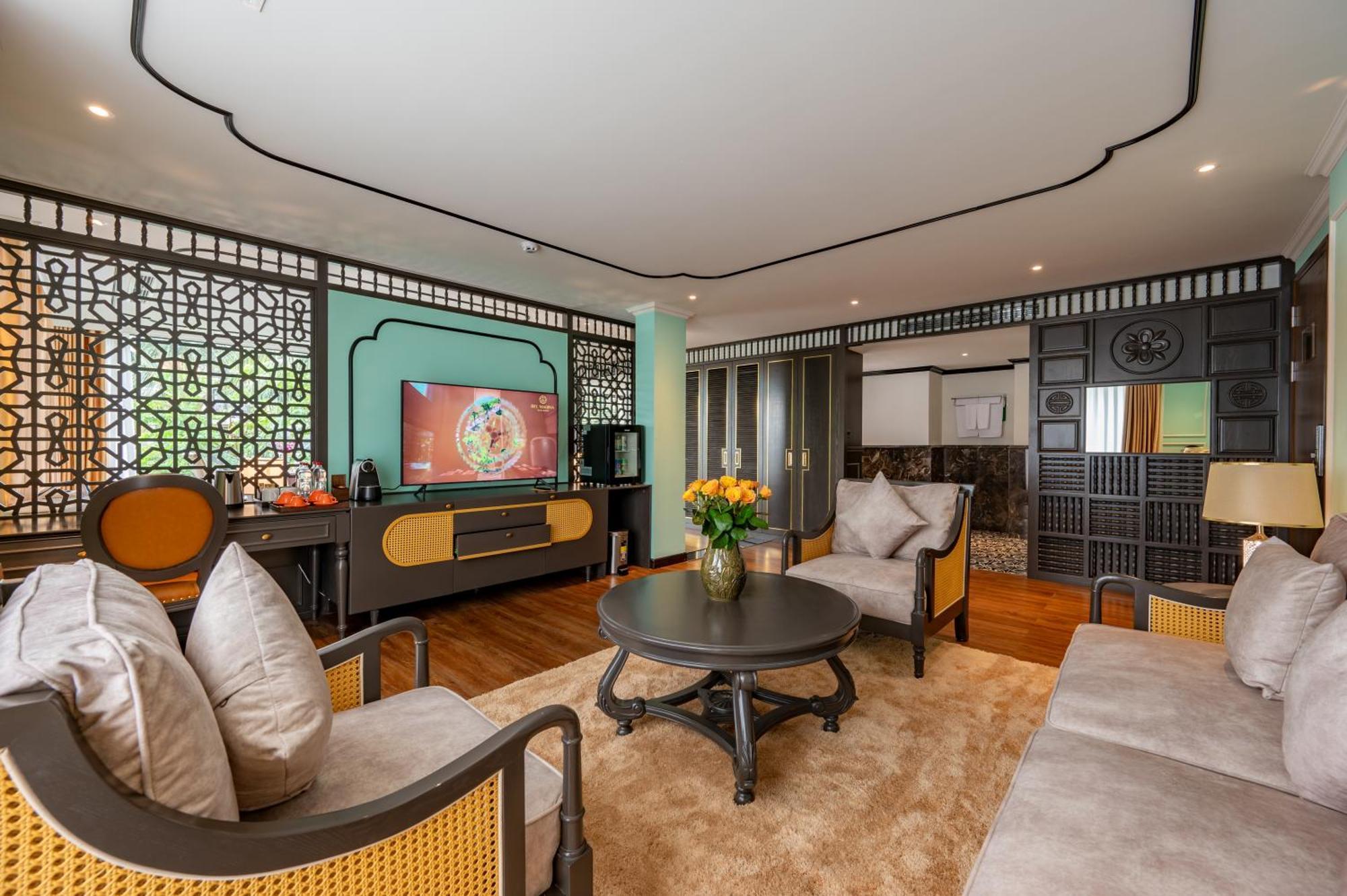 Bel Marina Hoi An Resort Zewnętrze zdjęcie Living room of a suite