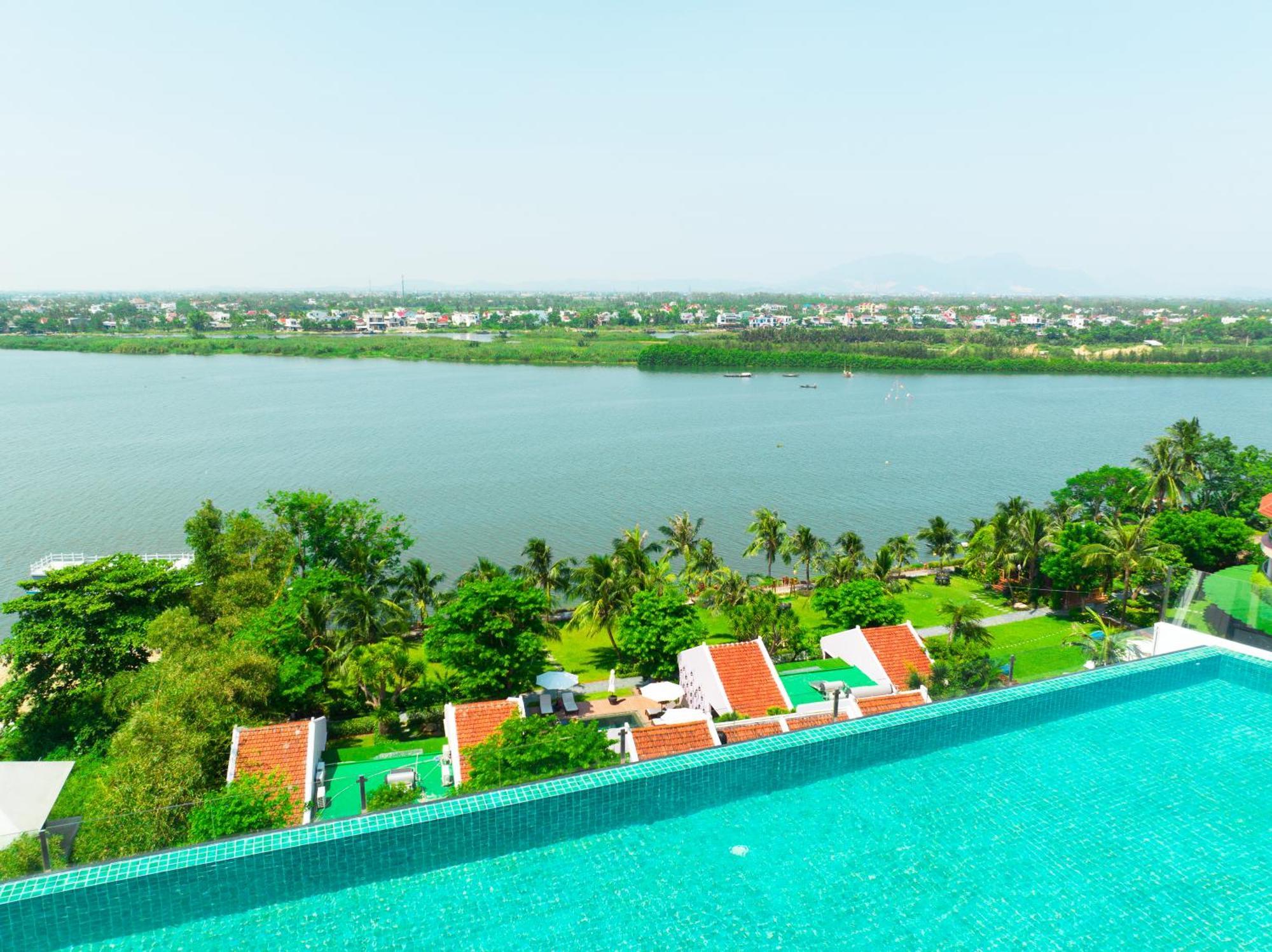 Bel Marina Hoi An Resort Zewnętrze zdjęcie View of the river from the hotel